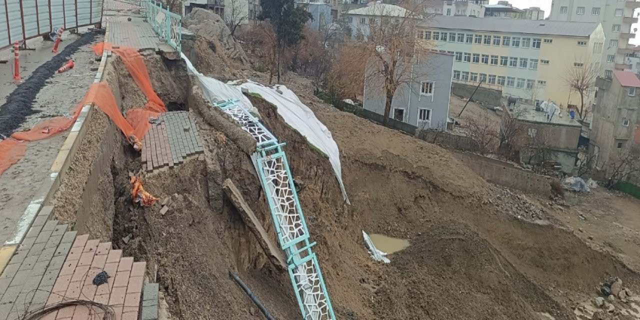 Şırnak’ta Ana Yolda Tehlikeli Çökme: Vatandaşlar Tepkili