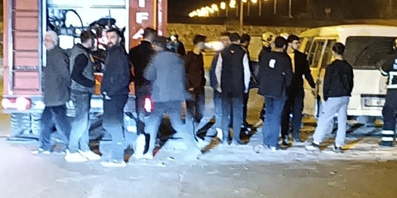 Batman’da seyir halindeki hafif ticari araçta yangın çıktı