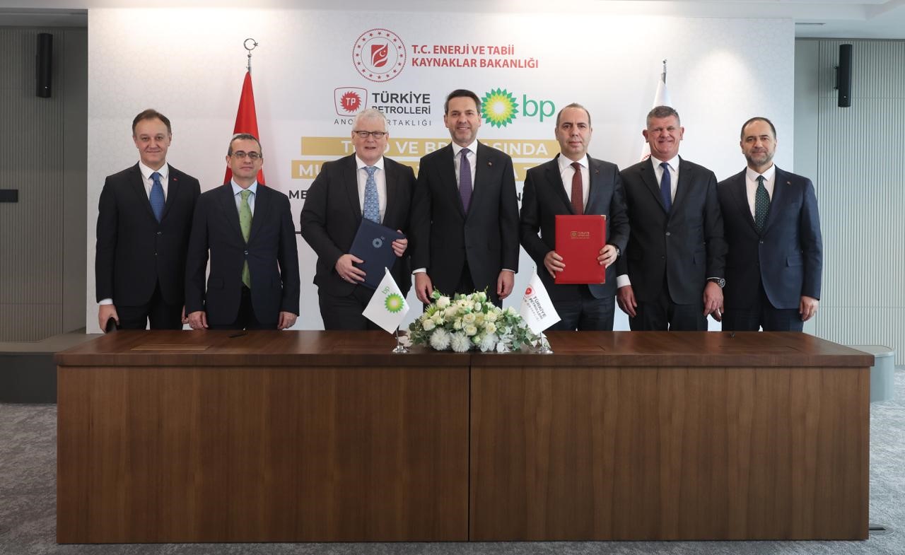 Bakan Bayraktar: "Başta Kerkük sahaları olmak üzere Irak'ta iş birliğine bakıyoruz"