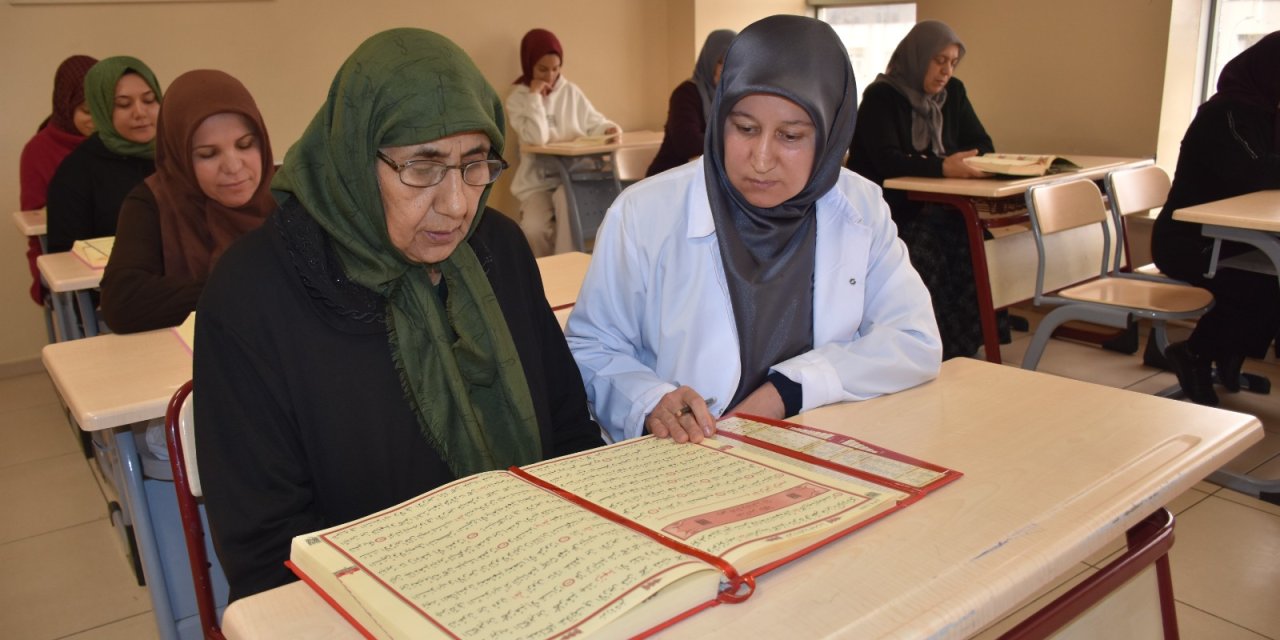 Hece hece başladı, 70'inden sonra Kur'an-ı Kerim'i öğrendi