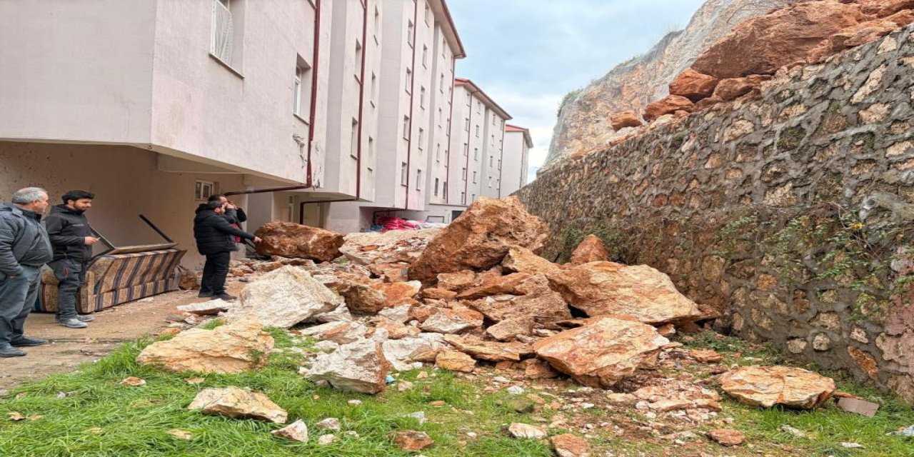 Eğirdir'de yuvarlanan kayaların tehdit ettiği bina tahliye edildi