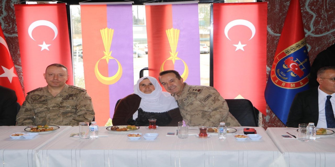 Jandarma Komutanı Tombul, Silopi’de Gönüllere Dokundu