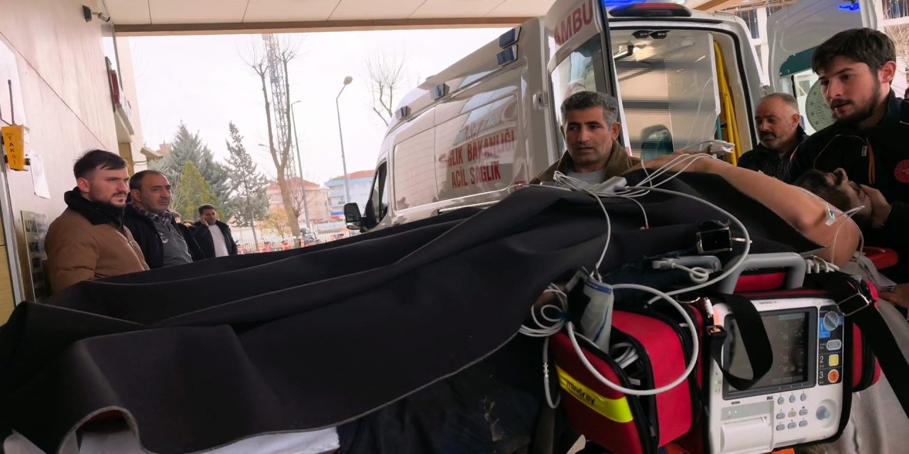 İnşaatta Dehşet Anları! Elindeki Demir Akıma Kapıldı, 5 Metreden Aşağı Çakıldı