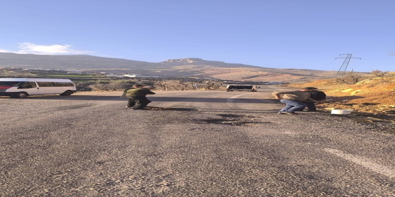 Şırnak’ta Karayollarının Yapamadığını Vatandaş Yaptı