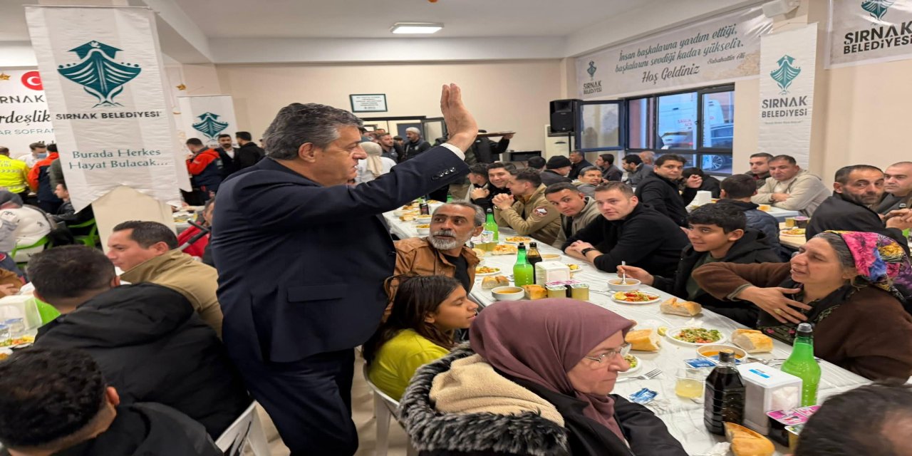 Şırnak Belediye Başkanı Mehmet Yarka İftar Sofrasında Vatandaşlarla Buluştu