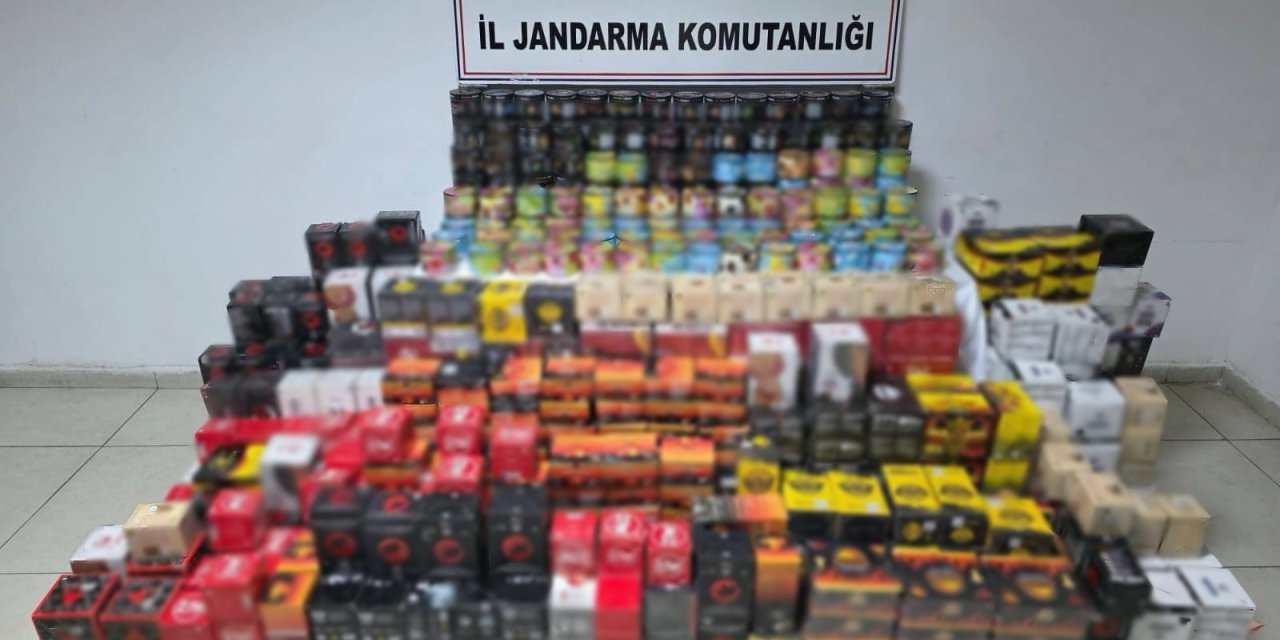 Nargile Köşesi Değil Kaçakçılık Üssü! 1,5 Milyon TL'lik Sevkiyat Jandarmaya Takıldı