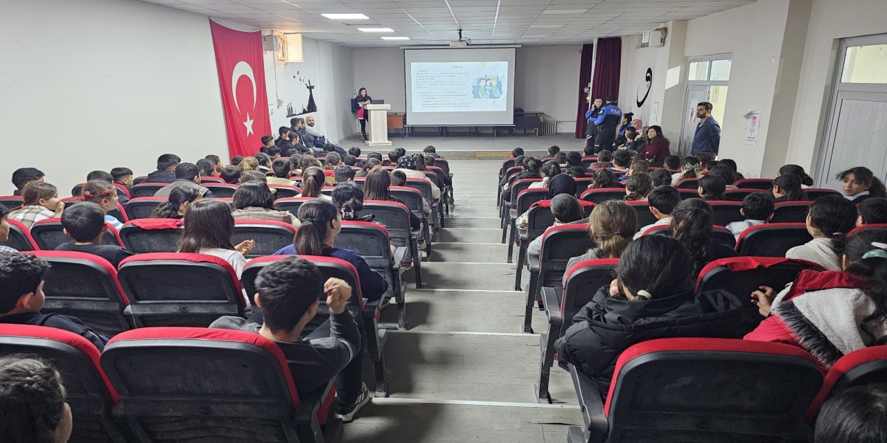 Şırnak’ta Öğrenciler İçin Kritik Eğitim: Akran Zorbalığına Karşı Harekete Geçildi