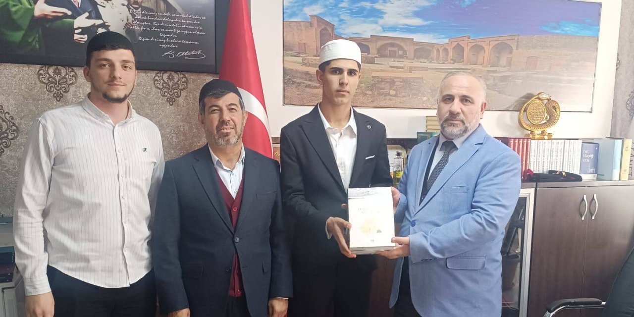 Cizre’de Şeyh Seyda Medresesi öğrencisi 95 Günde Hafız Oldu