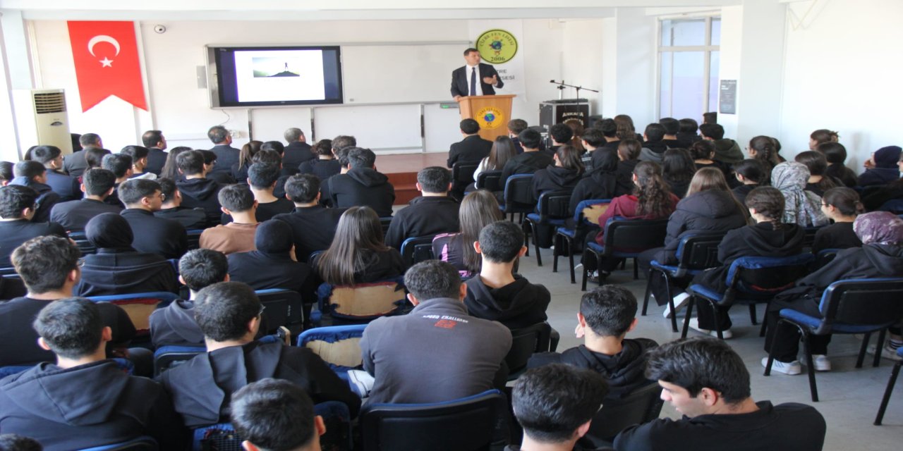 Cizre’de Lise Öğrencilerine yönelik YKS semineri düzenlendi