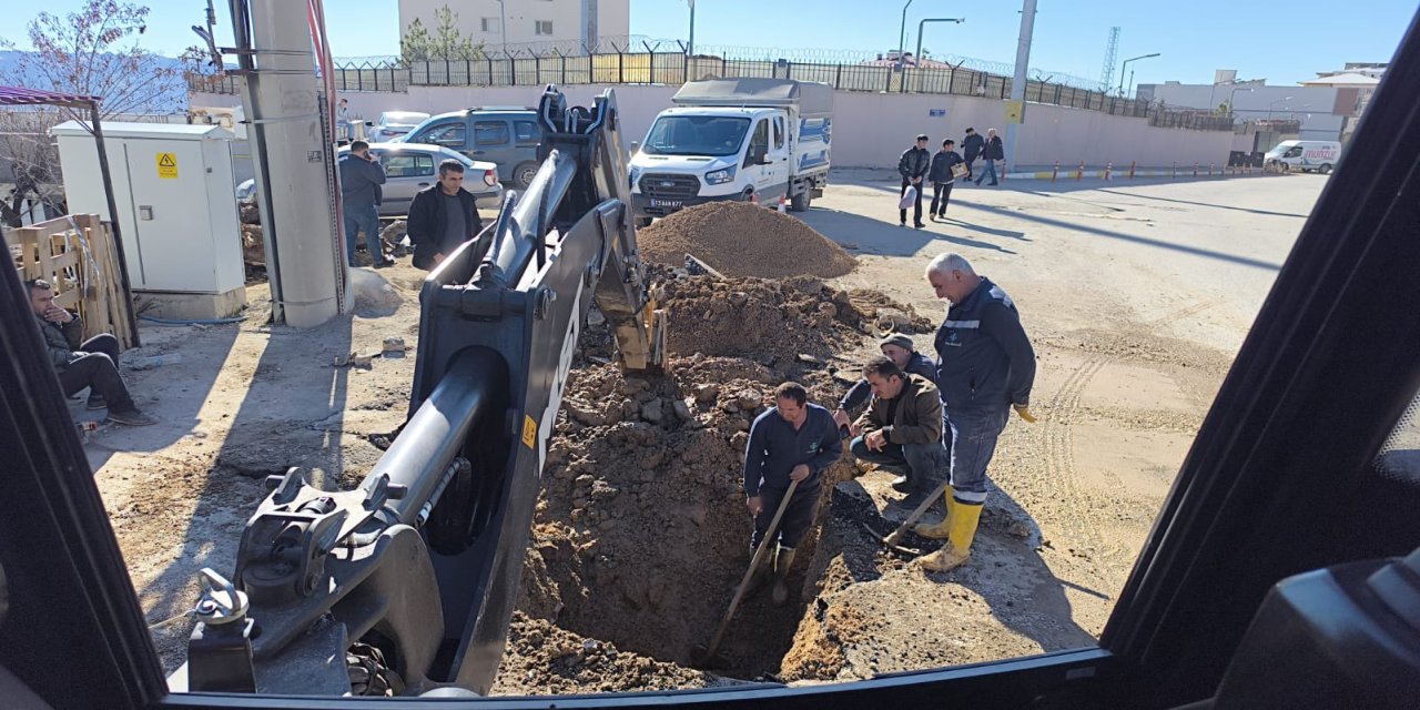 Şırnak Belediyesi Altyapı Hattını Güçlendiriyor: Kesintisiz Hizmet İçin Tam Mesai