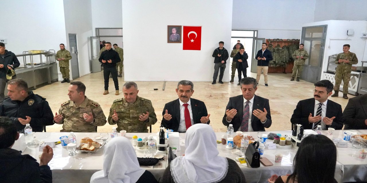 Şırnak’ta Şehit Emanetleriyle "Gönül Sofrası": Protokol İftarda Buluştu
