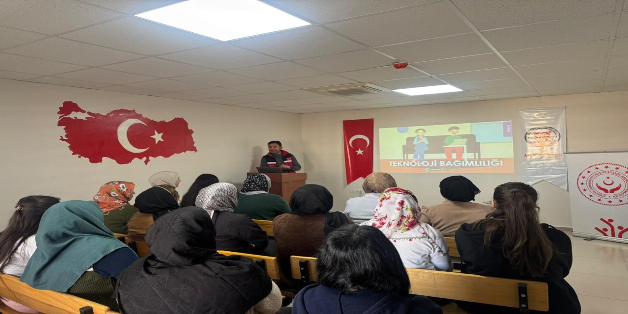 Şırnak’ta Ailelere "Teknoloji Bağımlılığı" Eğitimi