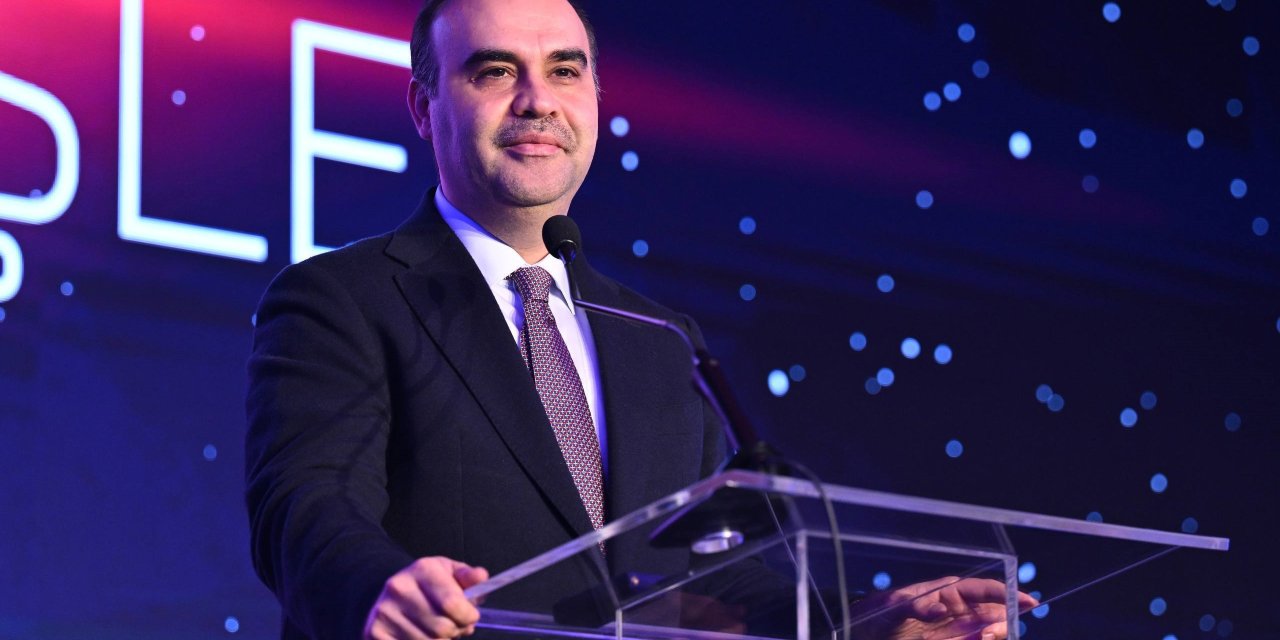 Bakan Kacır: "Sanayi katma değerimiz yüzde 2,9 ile son dört yılın en hızlı artışını kaydetti"