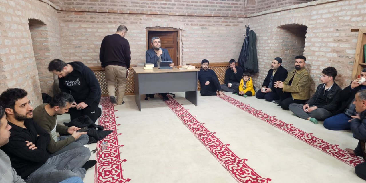 Cizreliler melayê Cizîrînin divanında buluştu