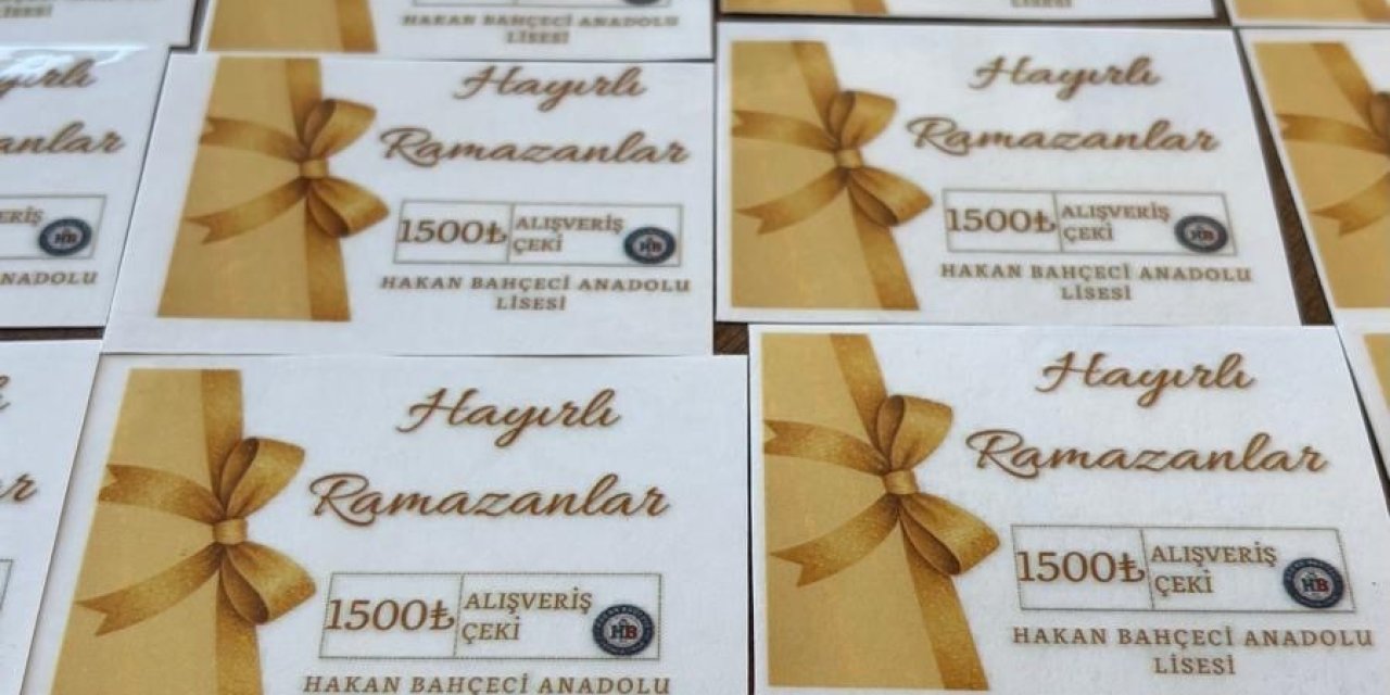 Diyarbakır Çermik'te öğrencilere yardım çeki dağıtıldı