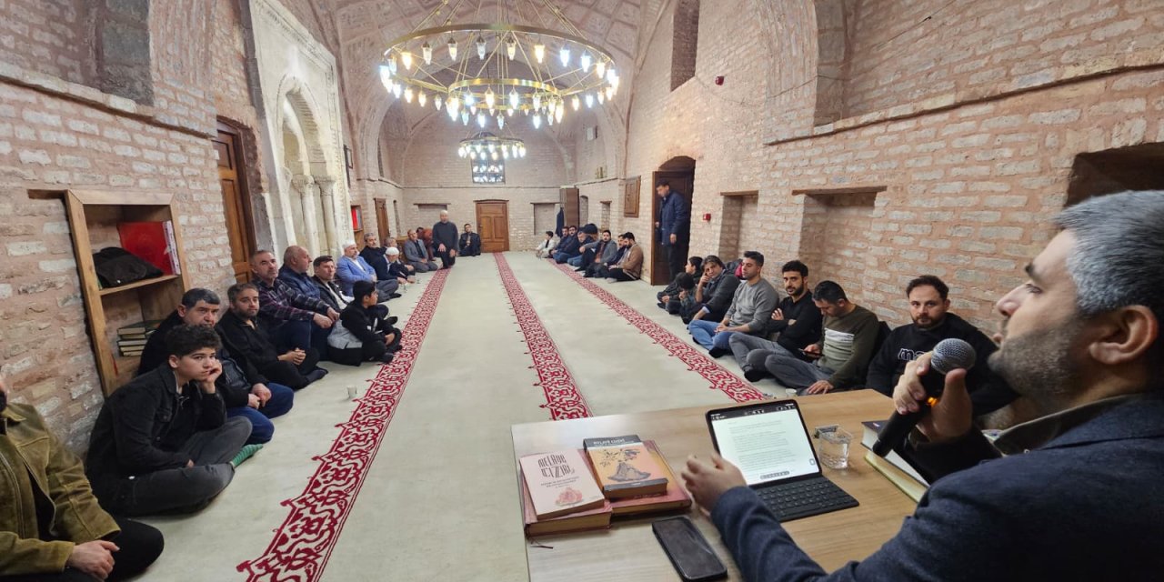 Cizreliler melayê Cizîrînin divanında buluştu