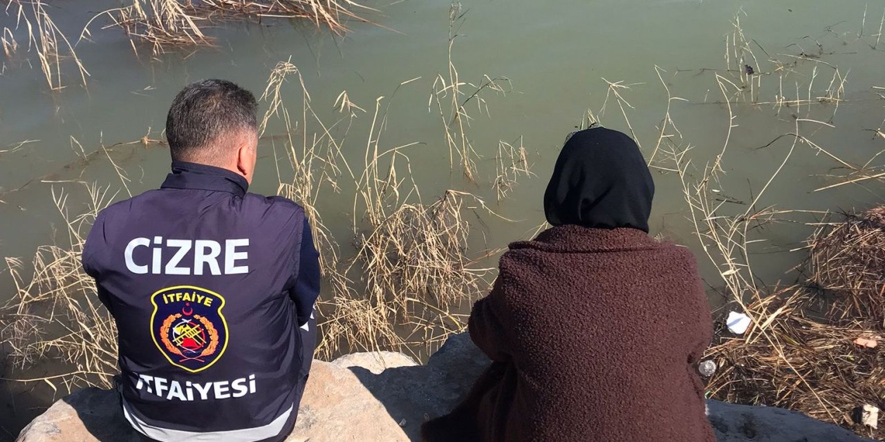 Cizre’de İntihar Girişimindeki Kadını İtfaiye Eri İkna Etti