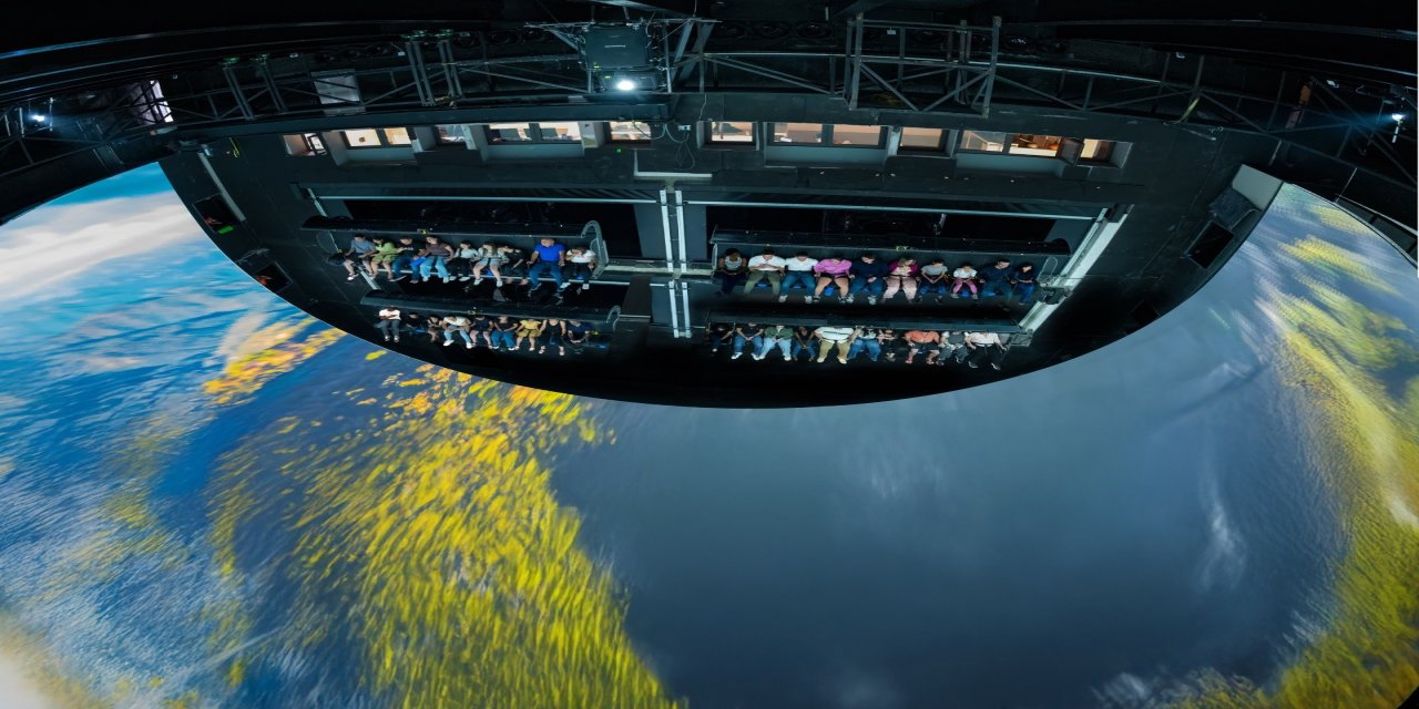 Bu Sinemada Koltuklar Havada Uçuyor! Yerli ve Milli Uçan Sinema Samsun’da