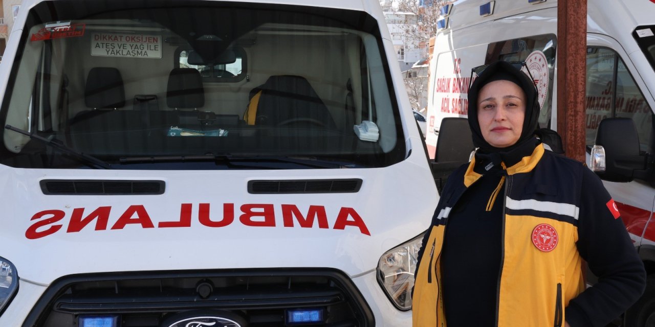 Siirt'in tek kadın ambulans şoförü zorlu coğrafyada hayat kurtarıyor