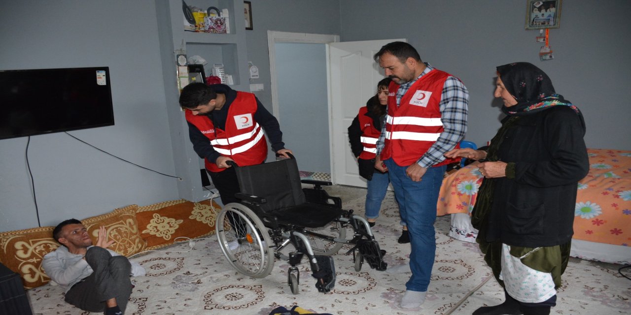 Kızılay, Silopi Bostancı’da Engelli Vatandaşa Yardım Eli Uzattı