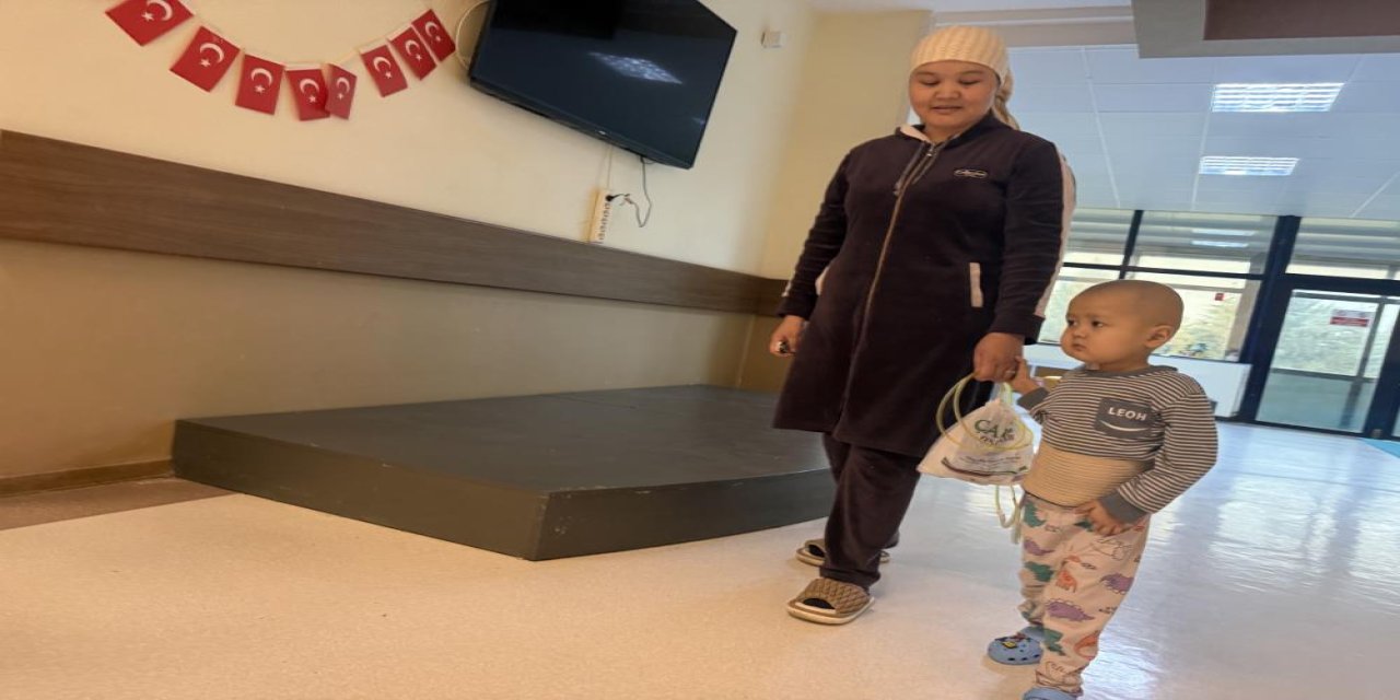 Türk kadın hekimin karaciğer nakliyle 3 yaşındaki Nuryiğit hayata tutundu-