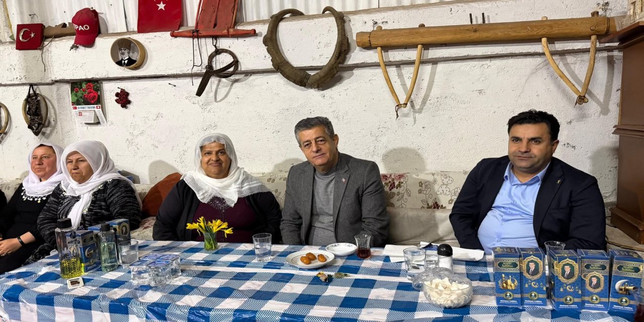 Başkan Yarka ve Eşi Gündoğdu Mahallesi’nde Vatandaşlarla İftar Açtı