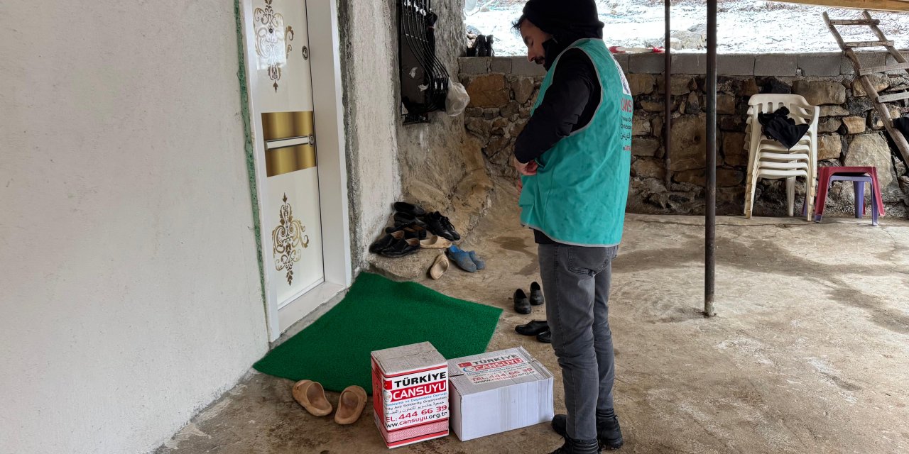 Cansuyu Şırnak'ta ramazan ayında 500 gıda kolisi dağıttı