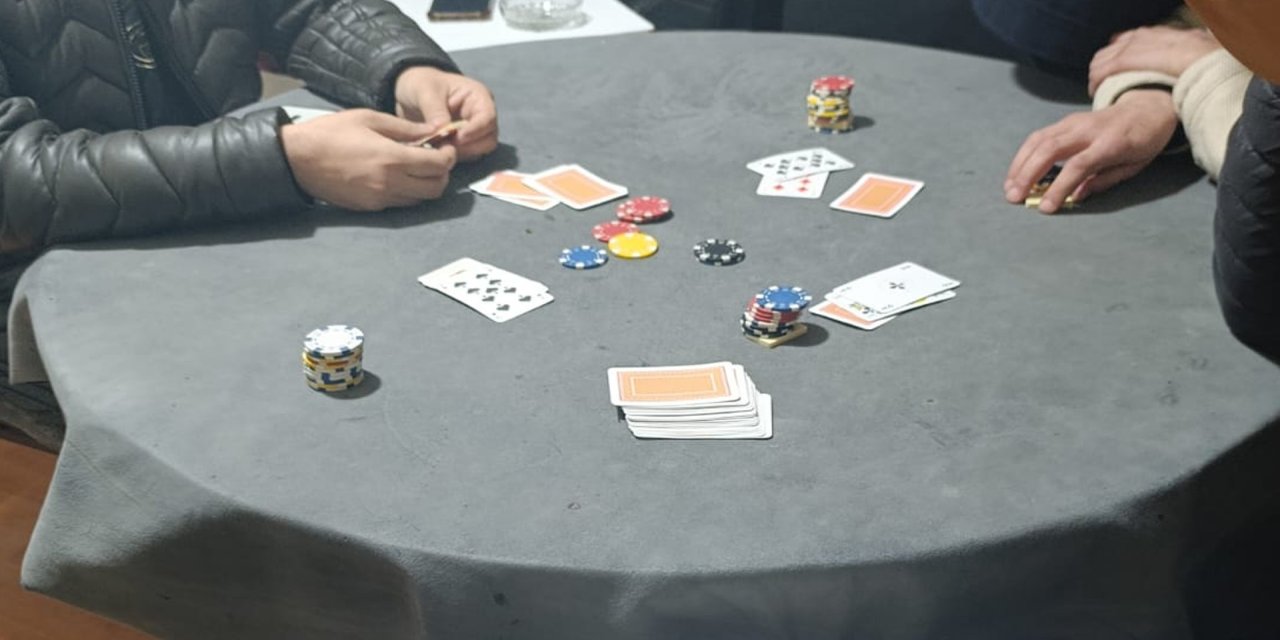 Derneğe polis baskını: Kumar oynayanlara ceza yağdı