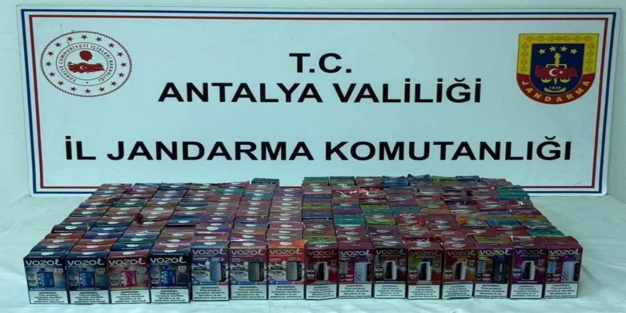 Döşemealtı'nda 314 adet kaçak elektronik sigara ele geçirildi