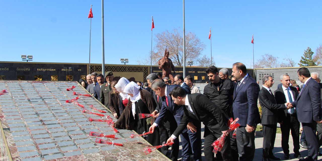 Şırnak'ta Çanakkale Zaferi ve şehitleri anıldı