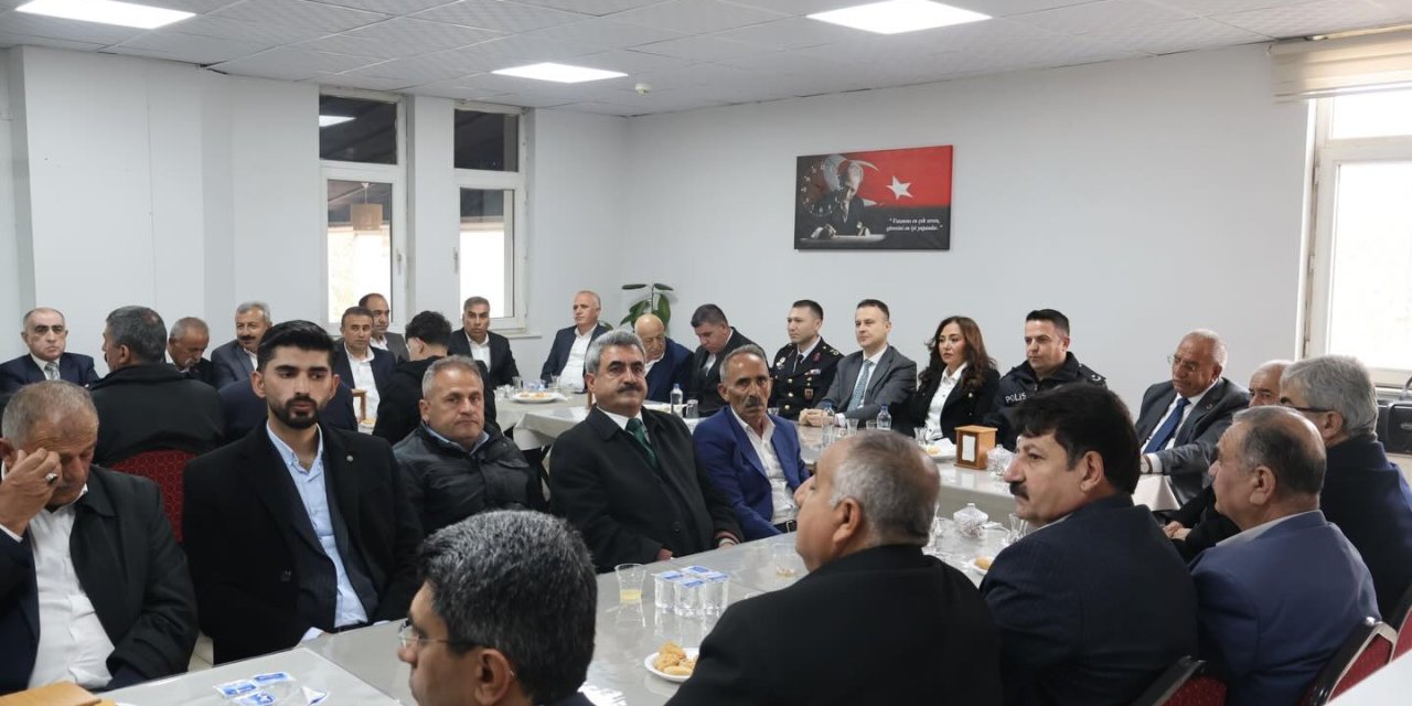 İdil Kaymakamı Adıgüzel, halkla bayramlaştı