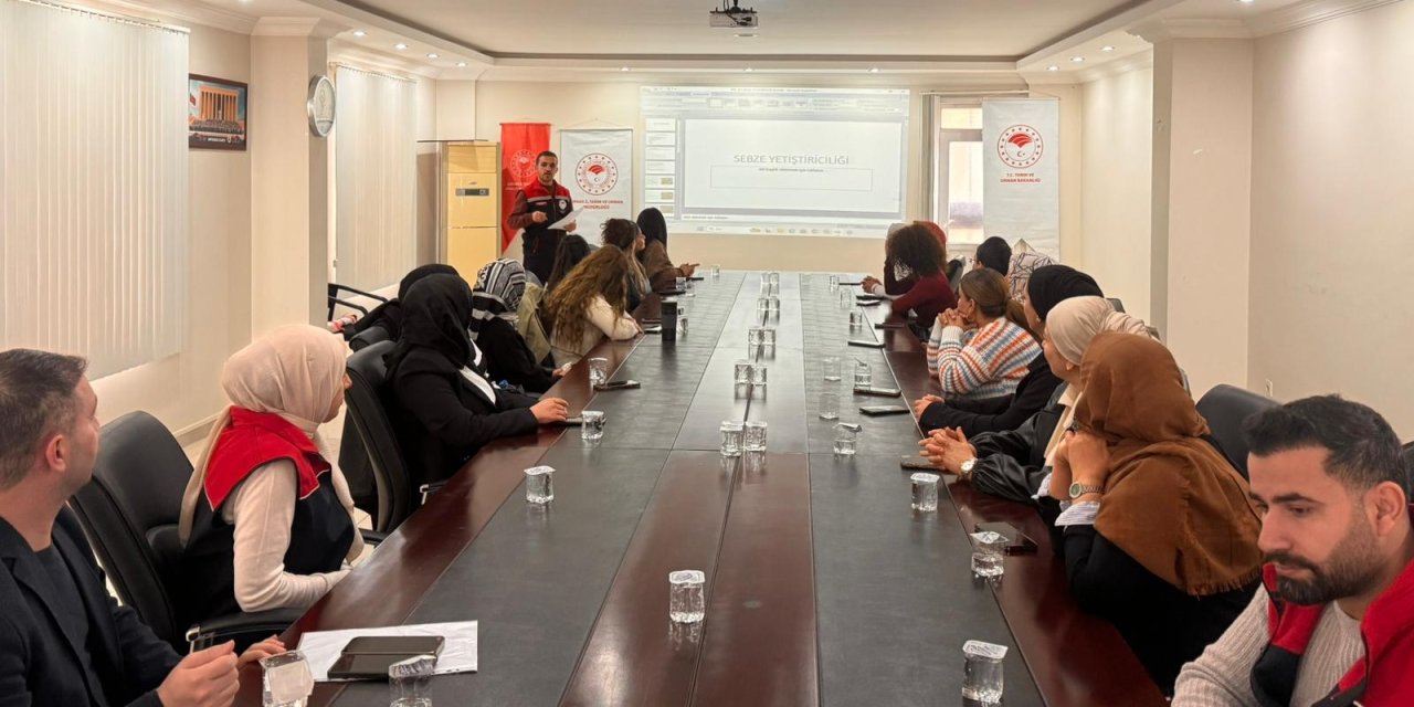 Şırnak’ta Tarımda verimlilik için üreticilerle buluştular