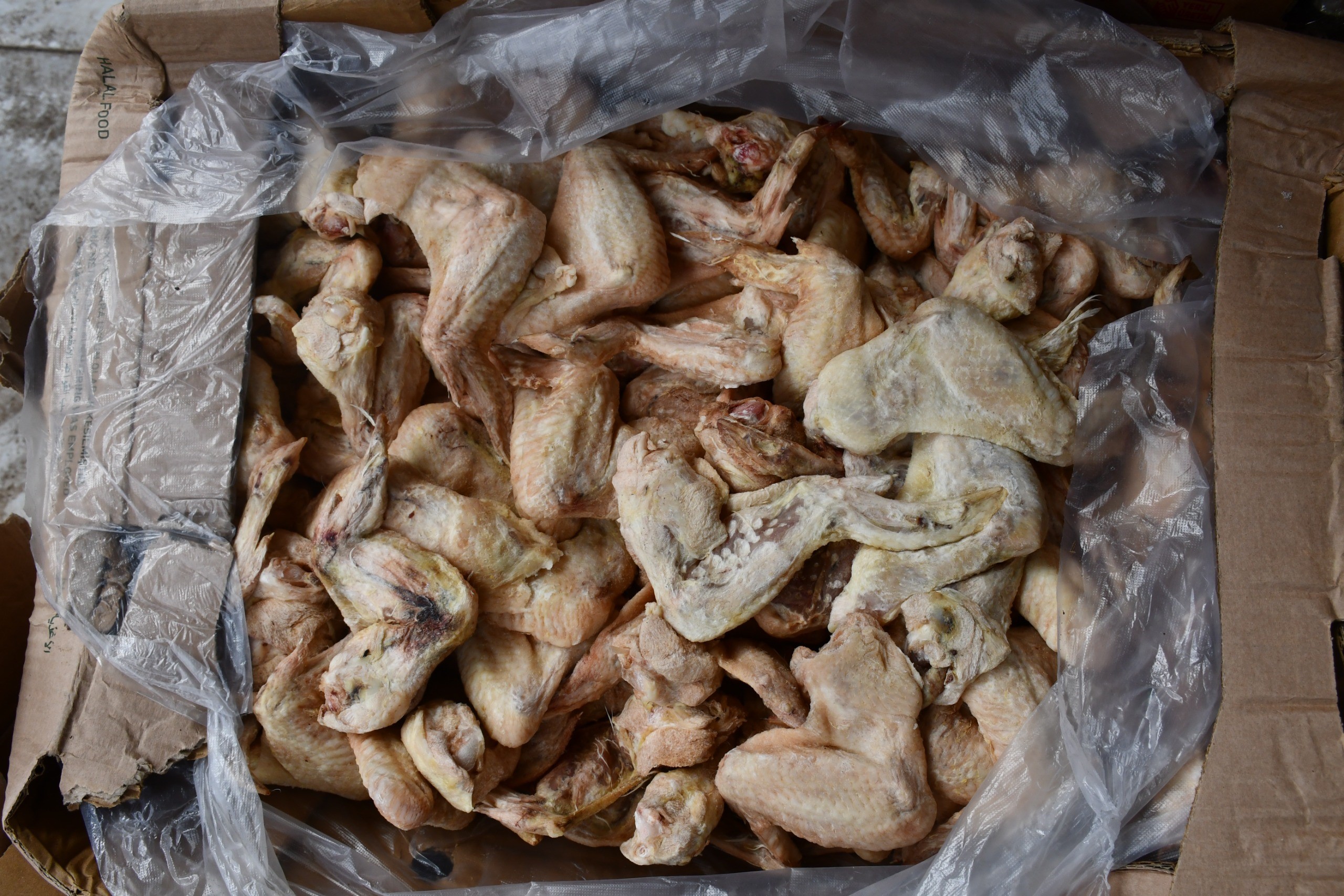 Şanlıurfa'da 50 ton bozuk tavuk ele geçirildi