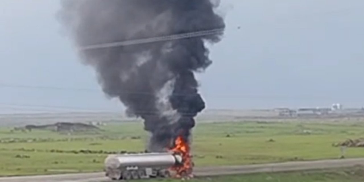 Cizre’de Seyir Halindeki Tır Alev Topuna Döndü