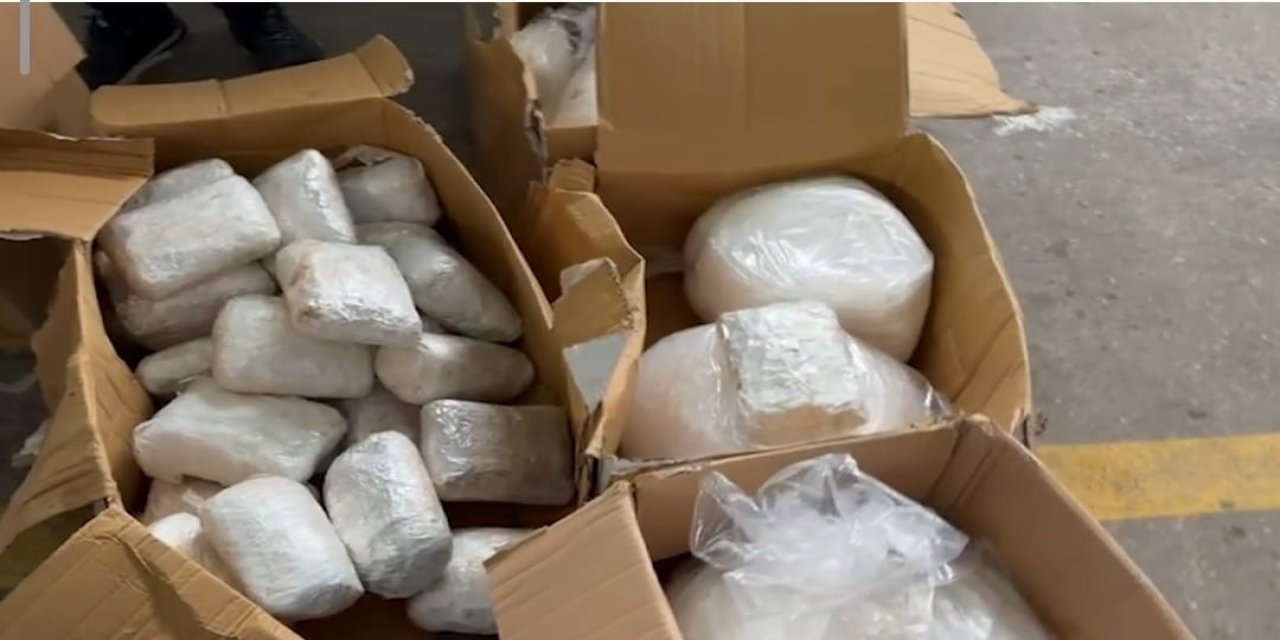 Van Polisinden Uyuşturucu ticaretine büyük darbe: Kamyonda kolilerce Uyuşturucu ele geçirildi