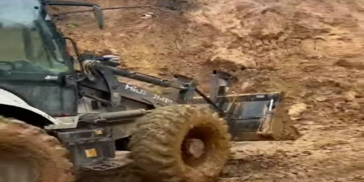 Şırnak’ta Yamaç Bir Anda Koptu: Ev Toprak Altında Kalmaktan Son Anda Kurtuldu