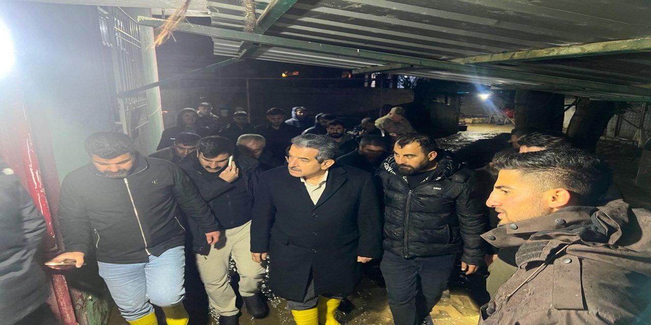 Vali Ekici Sel Bölgesinde Vatandaşlara Destek Oldu