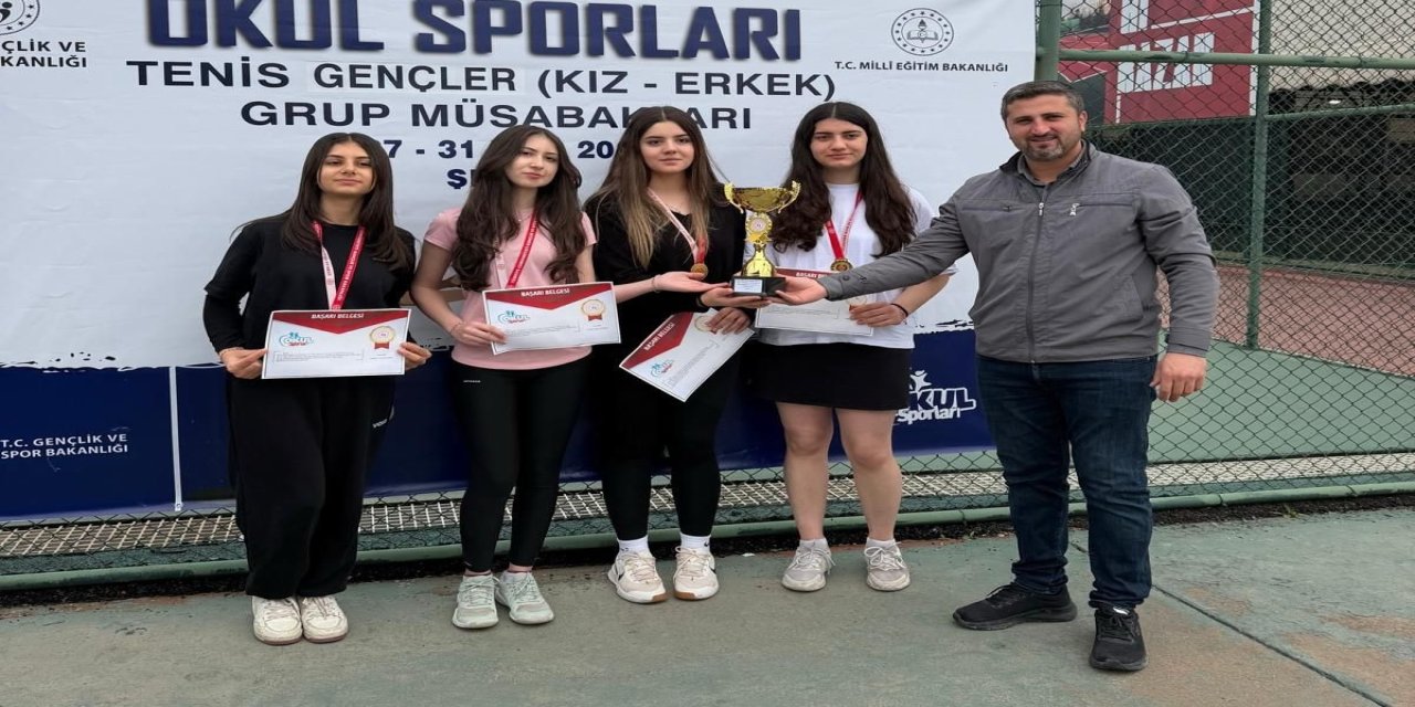 Tenis Gençler Grup Müsabakaları Şırnak’ta Sona Erdi: 4 İl Türkiye Şampiyonası’na Vize Aldı