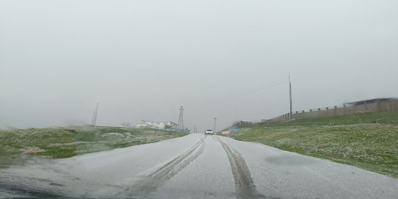 Şırnak’ta Hava Şaşırttı: Aynı Gün Dolu, Yağmur ve  Güneş