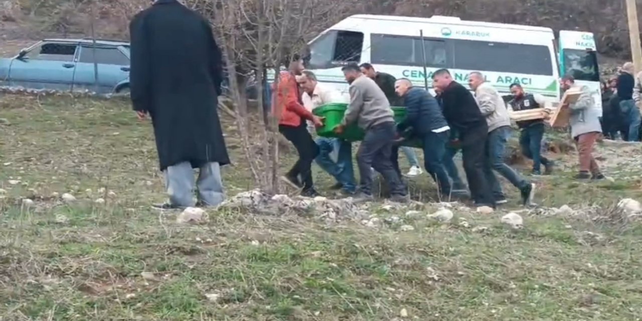 Kocası toprağa kendisi de hapse girdi