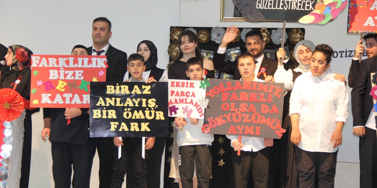 Cizre’de Otizm Farkındalık Gününde Otizmli çocuklar yeteneklerini sergiledi