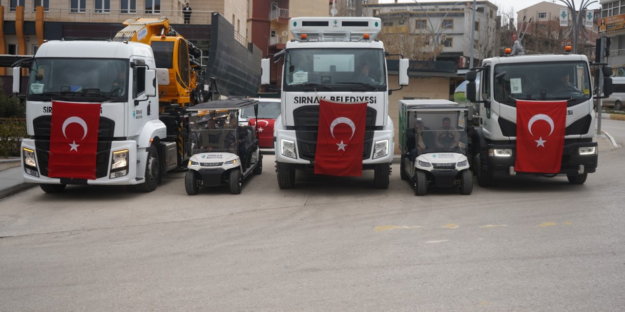 Şırnak Belediyesi araç filosunu büyütüyor: 6 yeni araç hizmete alındı
