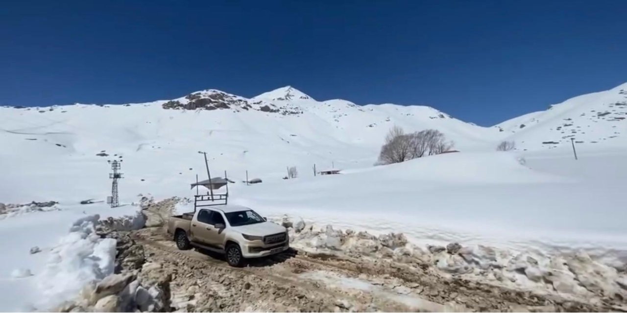 Göçerler yaylaya erken çıktı, kara takıldı: Faraşin’de zorlu dönüş