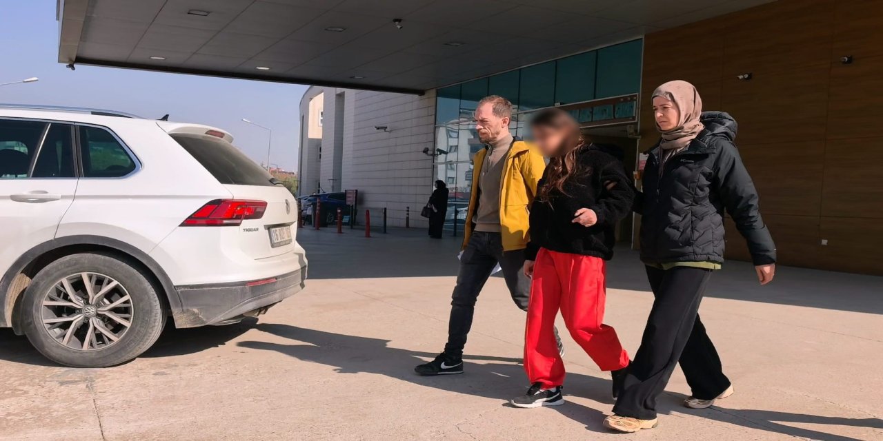 Genç kızların bıçaklı kavgası: 1 tutuklama