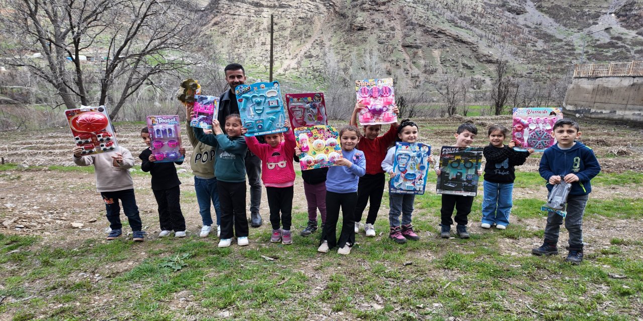 Şırnak’ın Köylerinde Oyuncak Sevinci