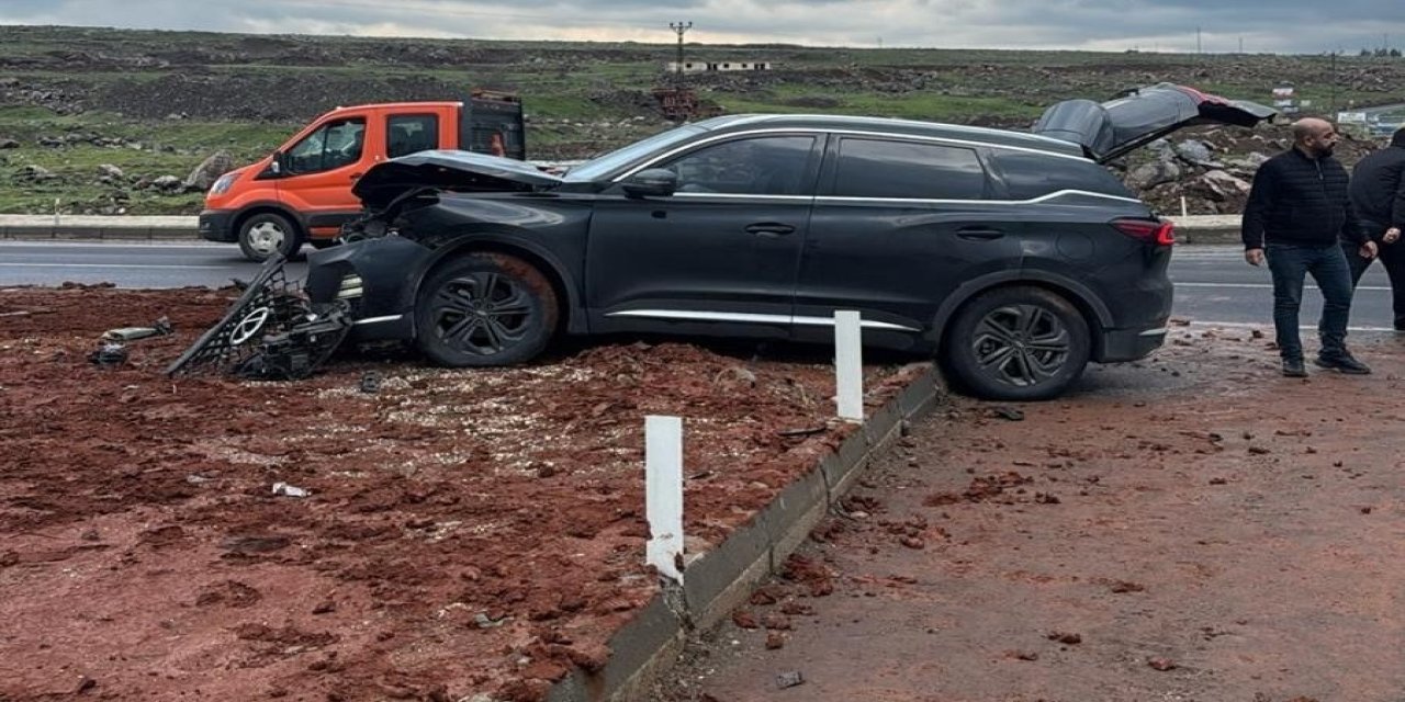Siverek-Diyarbakır Yolunda Can Pazarı: 8 Yaralı!