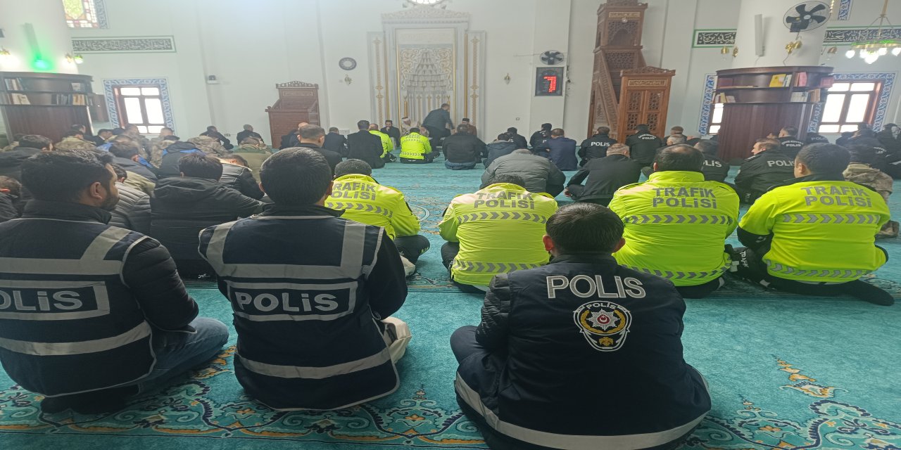 Şırnak’ta Şehitler İçin Mevlid Programı Düzenlendi