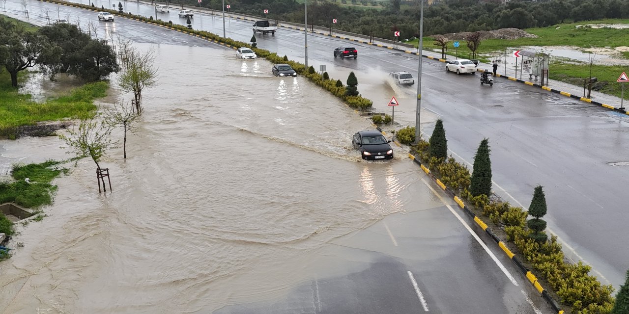 Şiddetli Yağış Nedeniyle Eğitime Ara Verildi