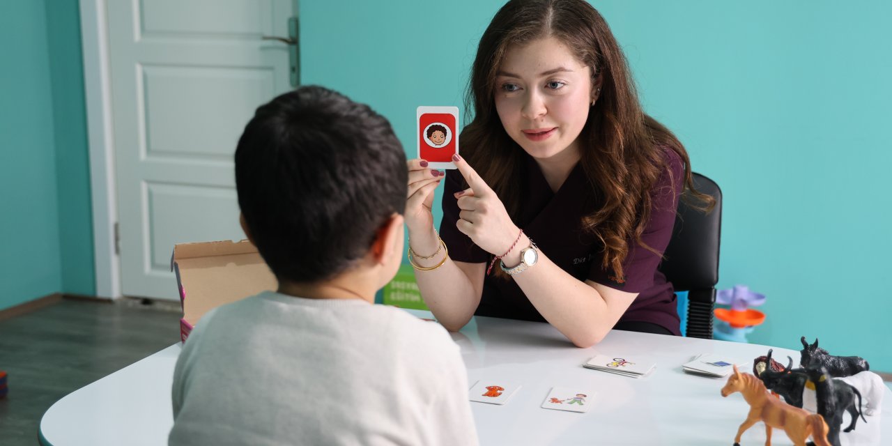 Uzmanından Ebeveynlere ‘Geç Konuşma’ Uyarısı: "Bilimsel Dayanağı Olmayan Bilgilerle Süreci Geciktirmeyin"