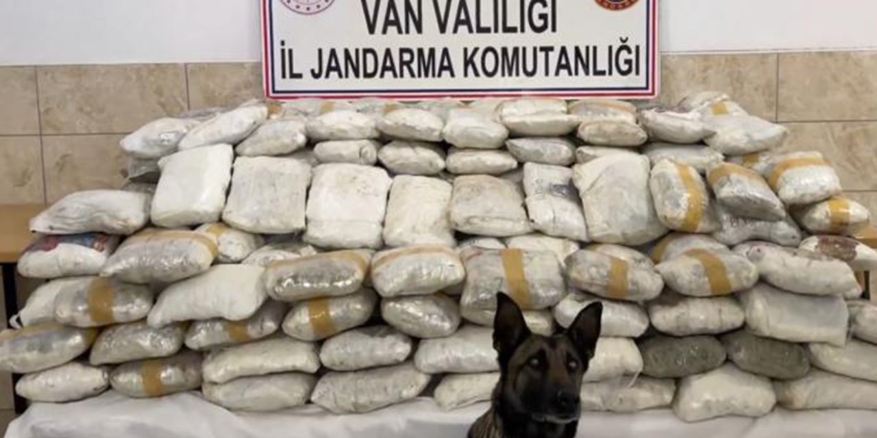 Van ve Hakkari’de Zehir Tacirlerine Ağır Darbe: 446 Kilogram Uyuşturucu Ele Geçirildi